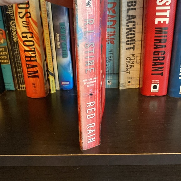 *3 for $10* Red Rain by RL Stine - First Paperback Edition - Picture 3 of 3
